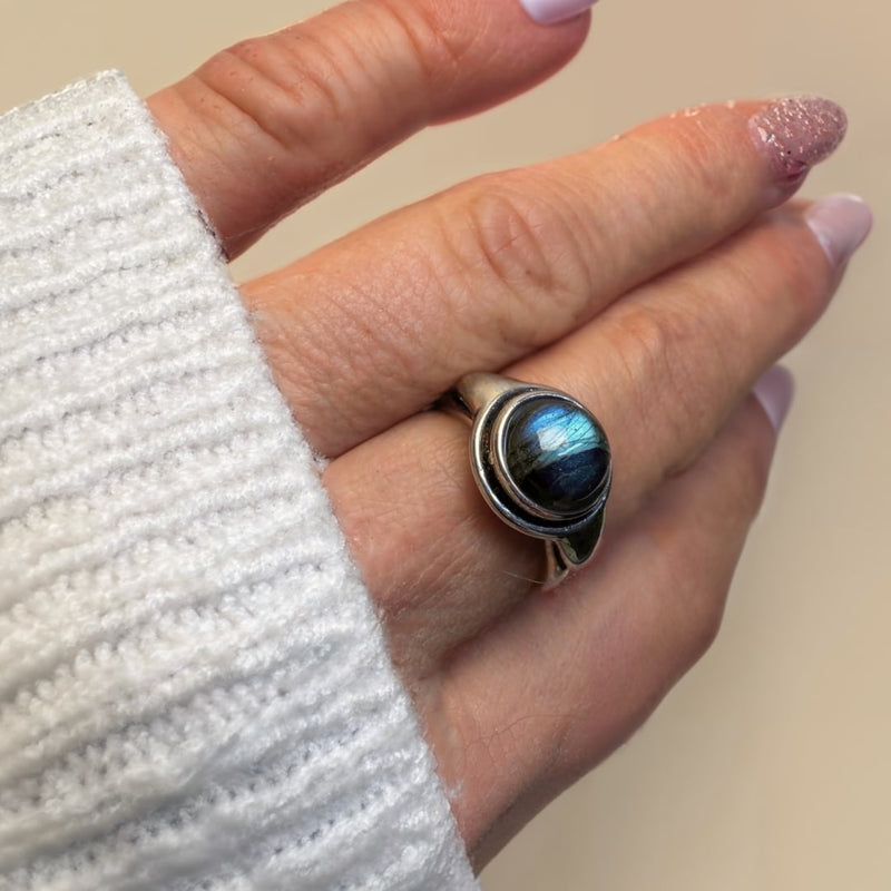 Bague "Divya" en Labradorite