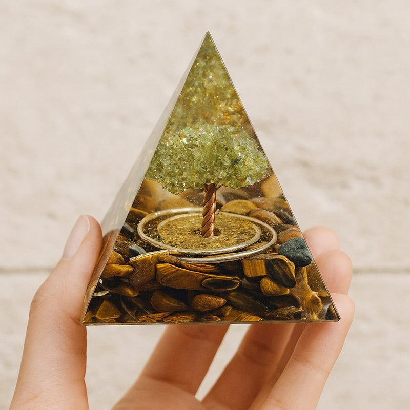 Orgonite "Surya - Arbre du Bonheur" en Oeil de Tigre & Péridot