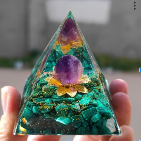 Orgonite "Énergie Bienfaitrice" en Malachite et Améthyste