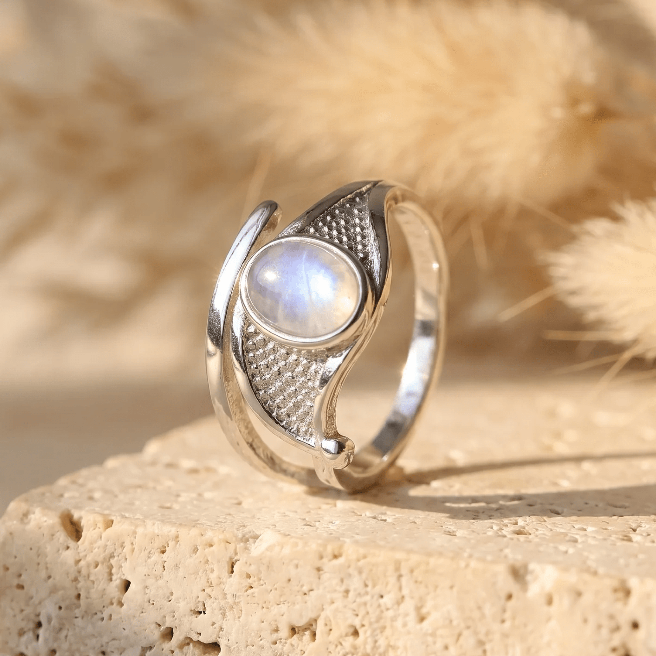 Bague Ajustable "Aura Protectrice" en Labradorite Blanche - - L'Arbre des Chakras