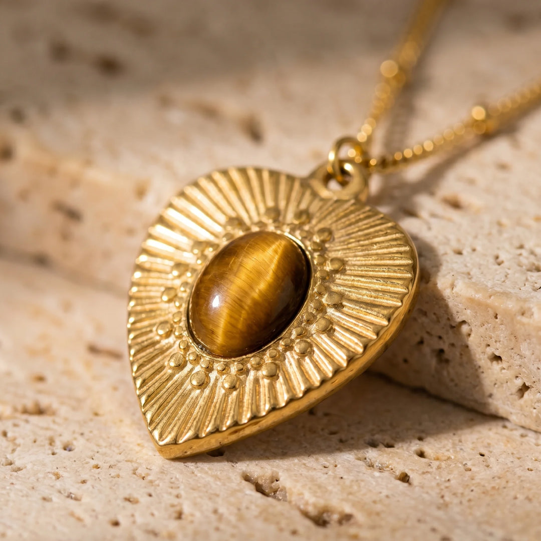 Pendentif Cœur “Force Précieuse” en Œil de Tigre - - L'Arbre des Chakras