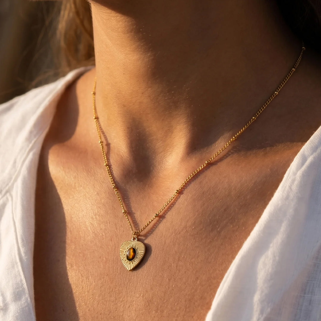 Pendentif Cœur “Force Précieuse” en Œil de Tigre - - L'Arbre des Chakras