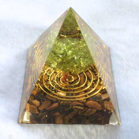 Orgonite "Surya - Arbre du Bonheur" en Oeil de Tigre & Péridot -  - L'Arbre des Chakras