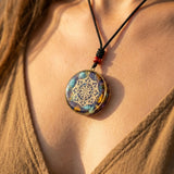 Pendentif Orgonite "Sri Yantra" en Turquoise & Oeil de Tigre - - L'Arbre des Chakras