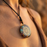Pendentif Orgonite "Sri Yantra" en Turquoise & Oeil de Tigre - - L'Arbre des Chakras