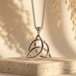 Pendentif "Triquetra" en Acier Inoxydable - Argent - L'Arbre des Chakras
