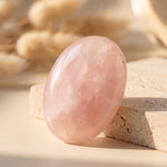 Galet "Cœur Tendre" en Quartz Rose - - L'Arbre des Chakras