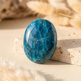 Galet en Apatite Bleue – Symbole d'Harmonie - - L'Arbre des Chakras