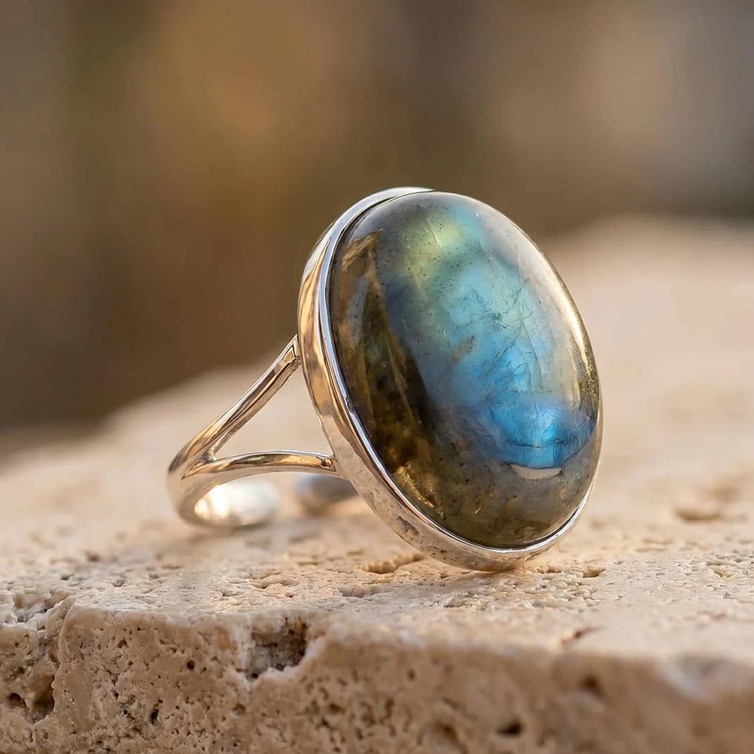 Bague Réglable “Reflets Boréaux” en Labradorite - - L'Arbre des Chakras