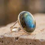 Bague Réglable “Reflets Boréaux” en Labradorite - - L'Arbre des Chakras