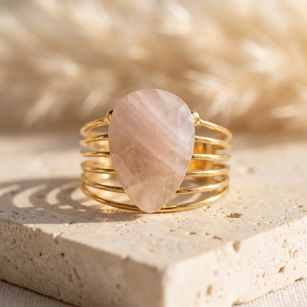 Bague "Aura d’Amour" en Quartz Rose - - L'Arbre des Chakras