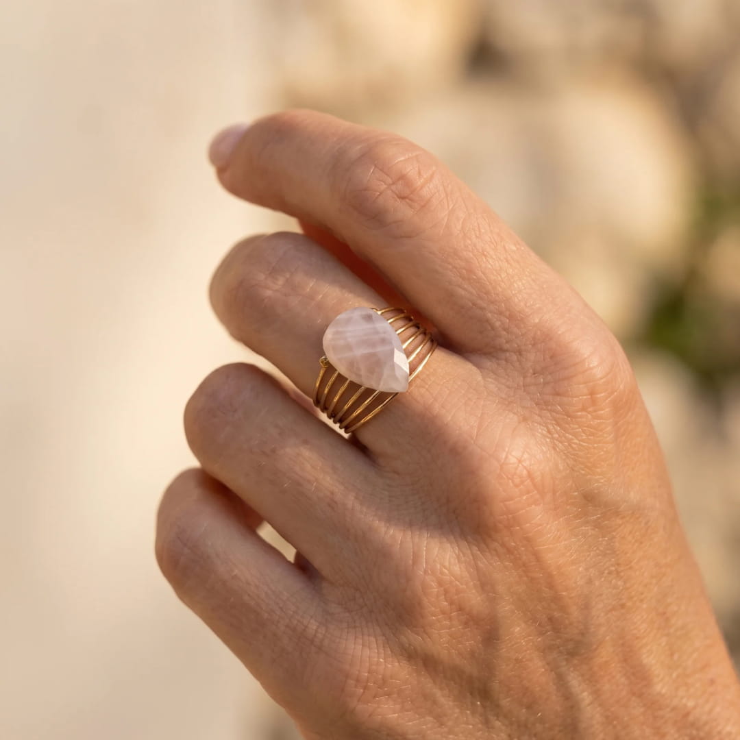Bague "Aura d’Amour" en Quartz Rose - - L'Arbre des Chakras
