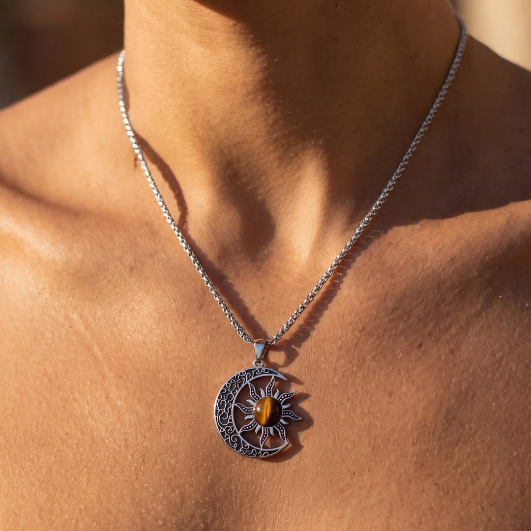 Pendentif "Équilibre Cosmique Lune-Soleil" en Oeil de Tigre - - L'Arbre des Chakras