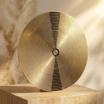 Disque Décoratif "Ondes d’Or" – Motif Géométrique Doré