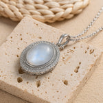 Pendentif "Douceur d’Âme" en Pierre de Lune - - L'Arbre des Chakras