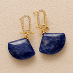 Boucles d'Oreilles Pendantes Demi-Lune "Équilibre Intérieur" en Pierre Naturelle - Sodalite - L'Arbre des Chakras