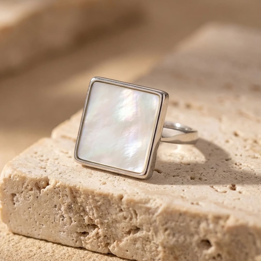 Bague Carré "Reflet Apaisant" en Nacre - 6 - 52mm - L'Arbre des Chakras