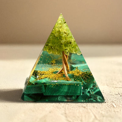 Orgonite "Arbre de Vie Renaissant" en Péridot & Malachite - - L'Arbre des Chakras