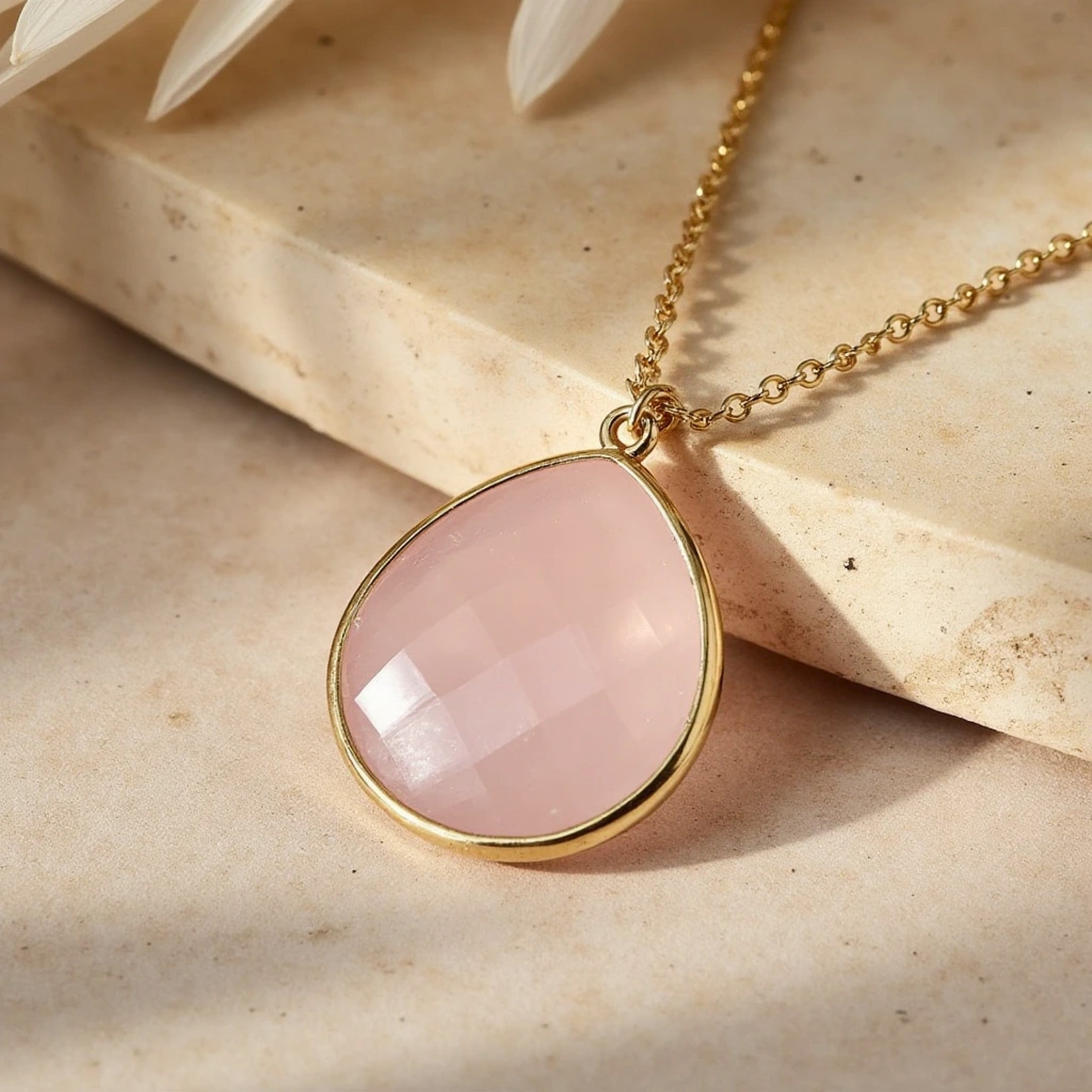 Pendentif "Douceur Infini" en Quartz Rose - Or - L'Arbre des Chakras