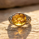 Bague Ajustable "Éclat Solaire" en Ambre - - L'Arbre des Chakras