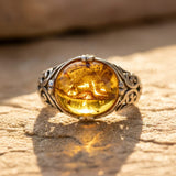 Bague Ajustable "Éclat Solaire" en Ambre - - L'Arbre des Chakras