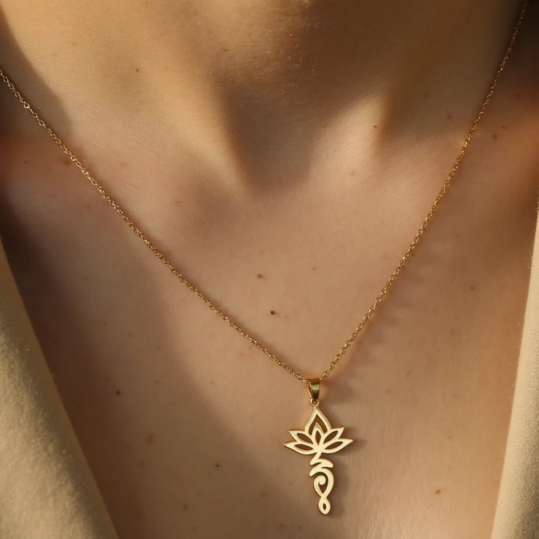 Pendentif Unalome Lotus Sacré