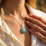 Pendentif "Eau Céleste" en Turquoise - - L'Arbre des Chakras
