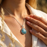 Pendentif "Eau Céleste" en Turquoise - - L'Arbre des Chakras