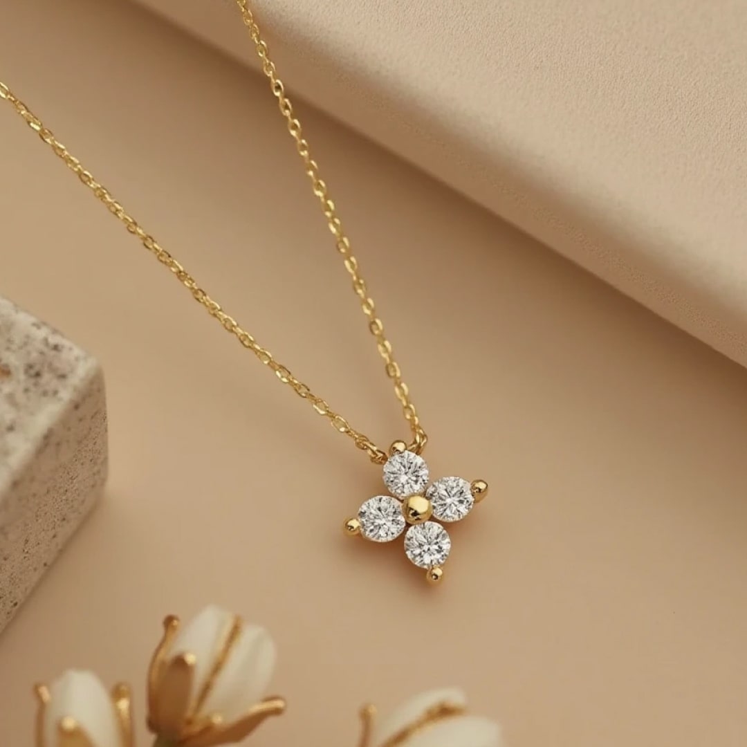 Collier "Trèfle Lumineux" en Zircon