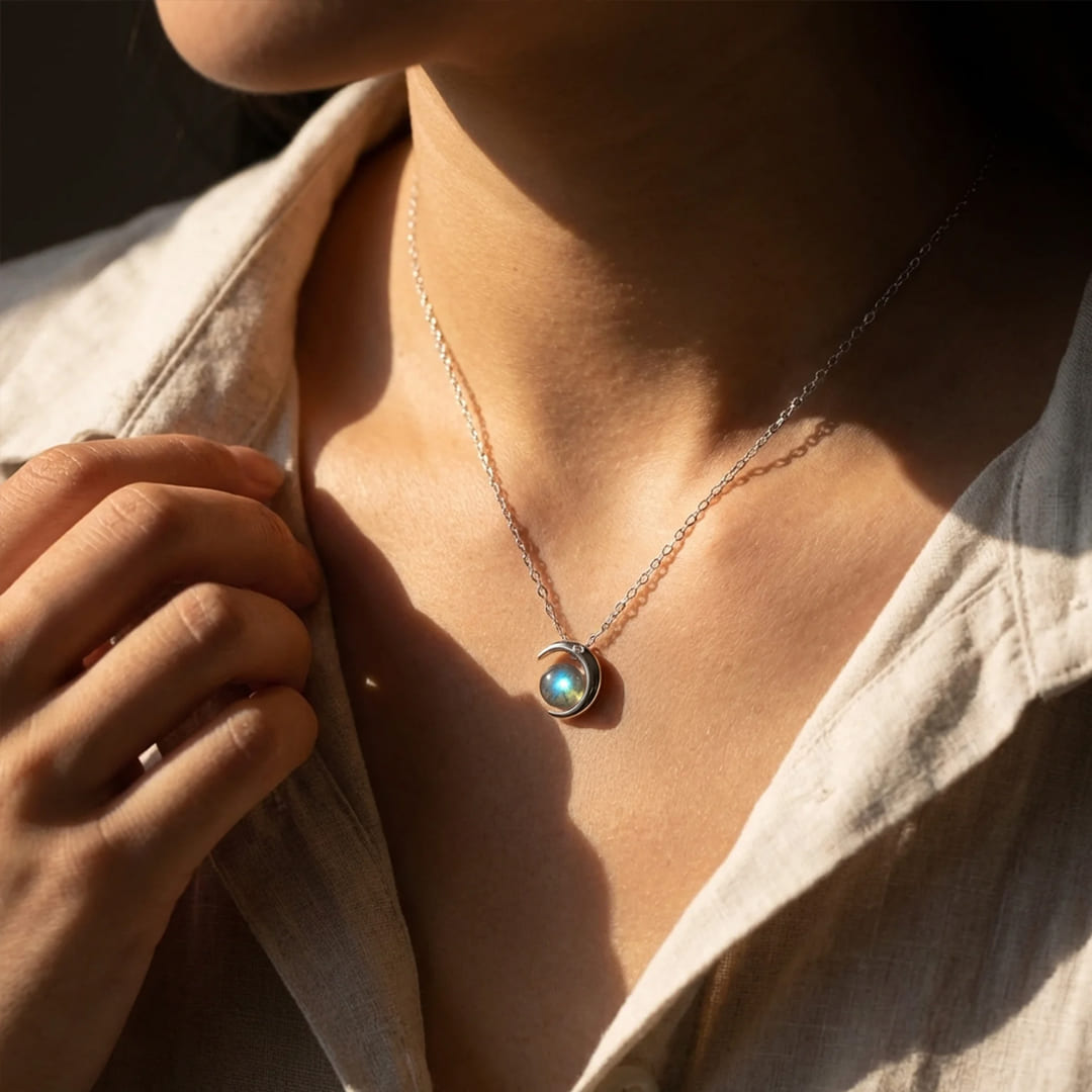 Pendentif "Lune Enchantée" en Labradorite & Argent - - L'Arbre des Chakras