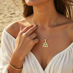 Pendentif "Triquetra" en Acier Inoxydable - - L'Arbre des Chakras