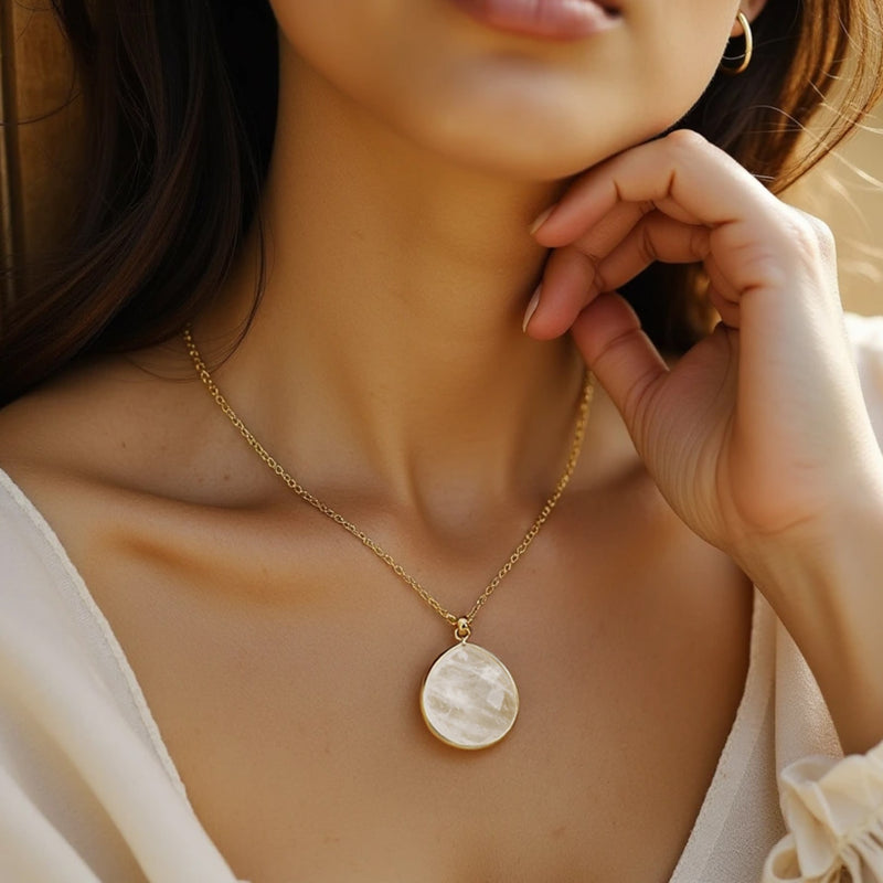Pendentif "Goutte de Lumière" en Pierres Naturelles