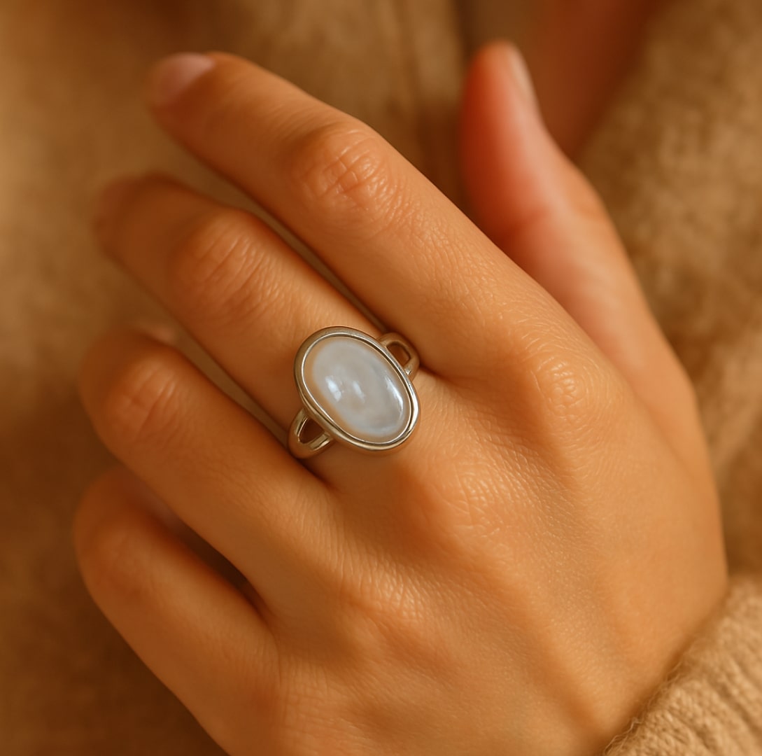 Bague Ajustable "Trésor Caché" en Nacre & Argent