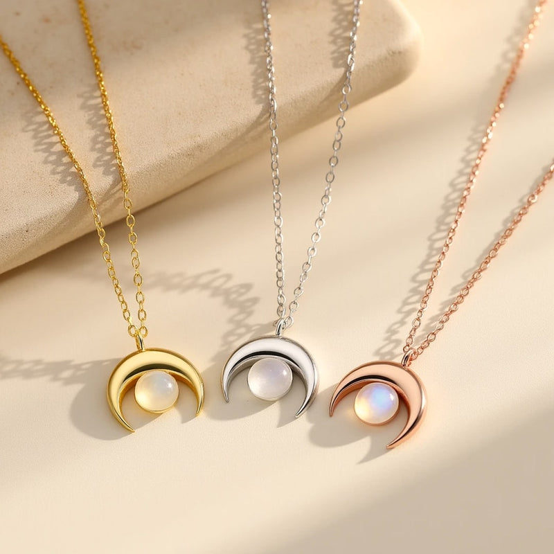 Collier Croissant de Lune en Pierre de Lune - - L'Arbre des Chakras