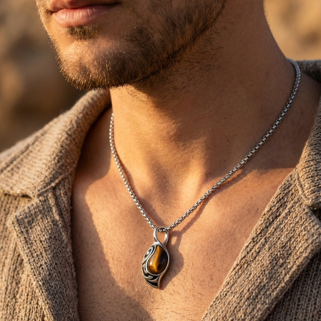Pendentif "Bouclier Tribal" en Oeil de Tigre - - L'Arbre des Chakras