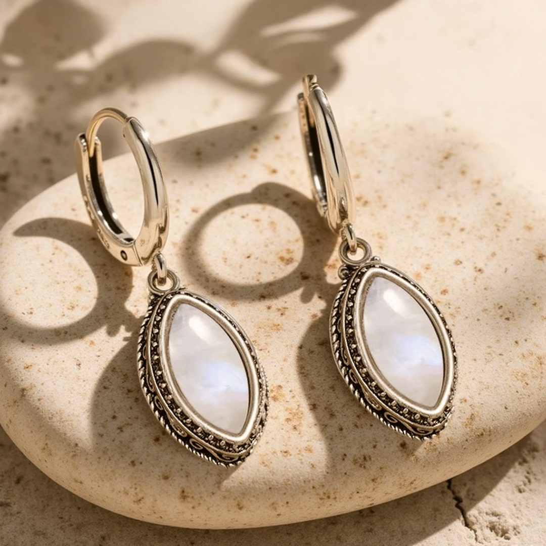 Boucles d'Oreilles "Calme & Lumière" en Pierre de Lune - - L'Arbre des Chakras