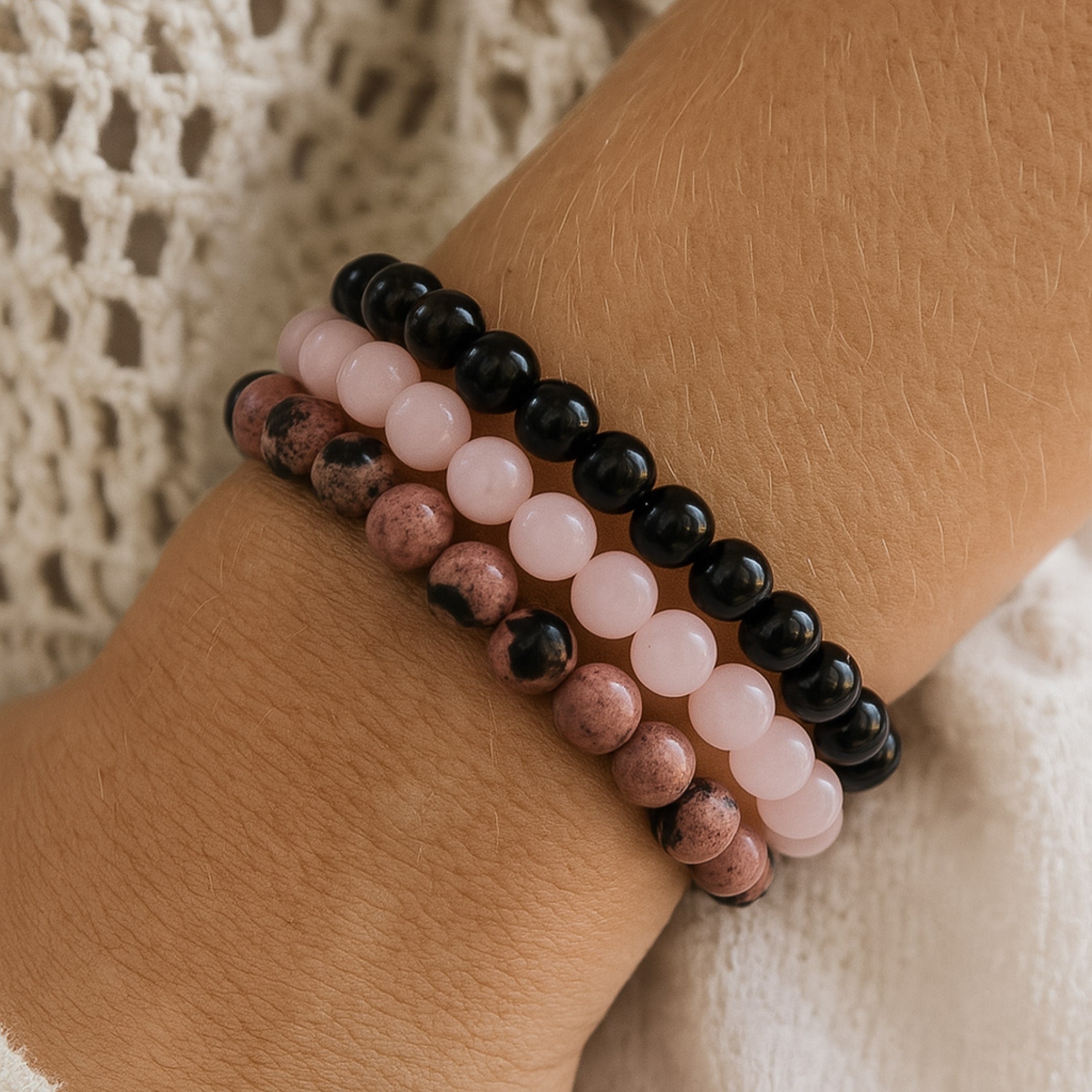Trio de Bracelets "Paix & Équilibre" en Onyx, Quartz Rose & Rhodonite - - L'Arbre des Chakras