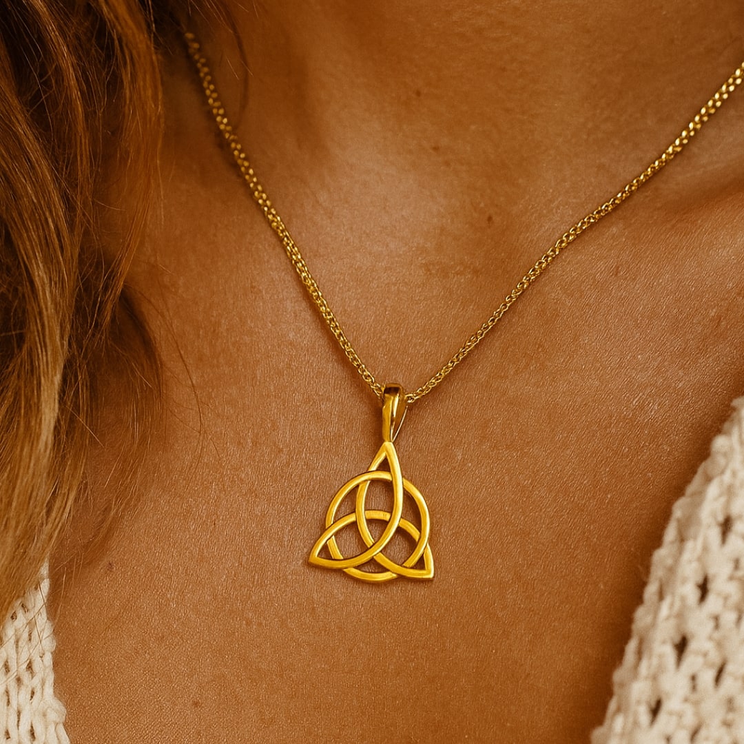 Pendentif "Triquetra" en Acier Inoxydable - - L'Arbre des Chakras