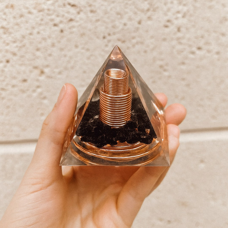 Orgonite "Protection Énergétique Amplifiée" en Obsidienne - - L'Arbre des Chakras