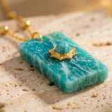 Pendentif "Équilibre Précieux" en Amazonite - - L'Arbre des Chakras
