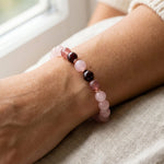 Bracelet "Amour Infini" en Quartz Rose, Grenat & Quartz Fraise - - L'Arbre des Chakras