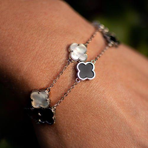 Bracelet "Trèfle Chance" en Nacre ou Onyx - - L'Arbre des Chakras