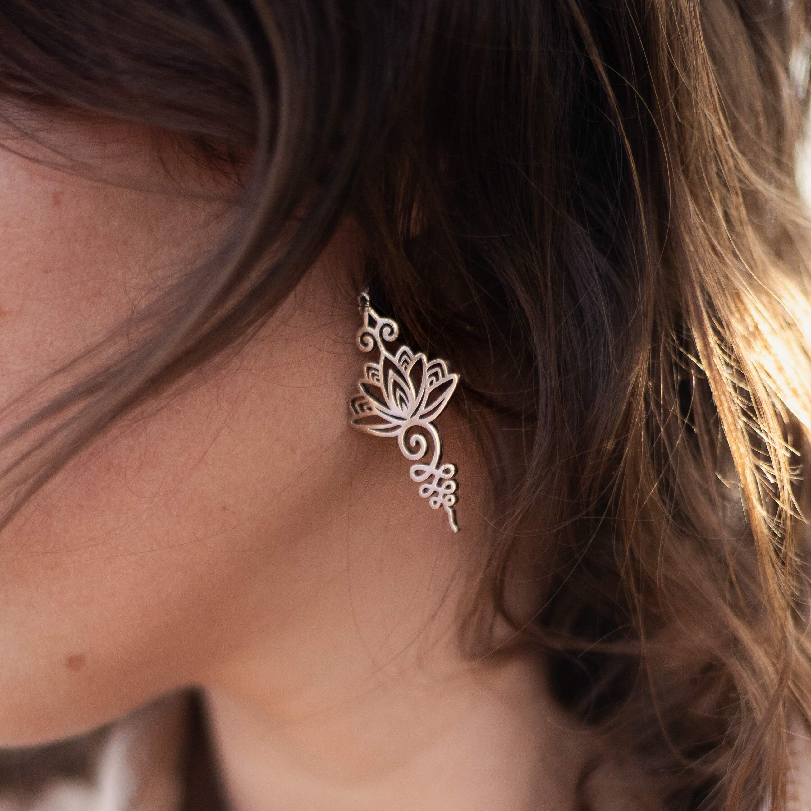 Boucles d'Oreilles "Lotus Unalome" - - L'Arbre des Chakras