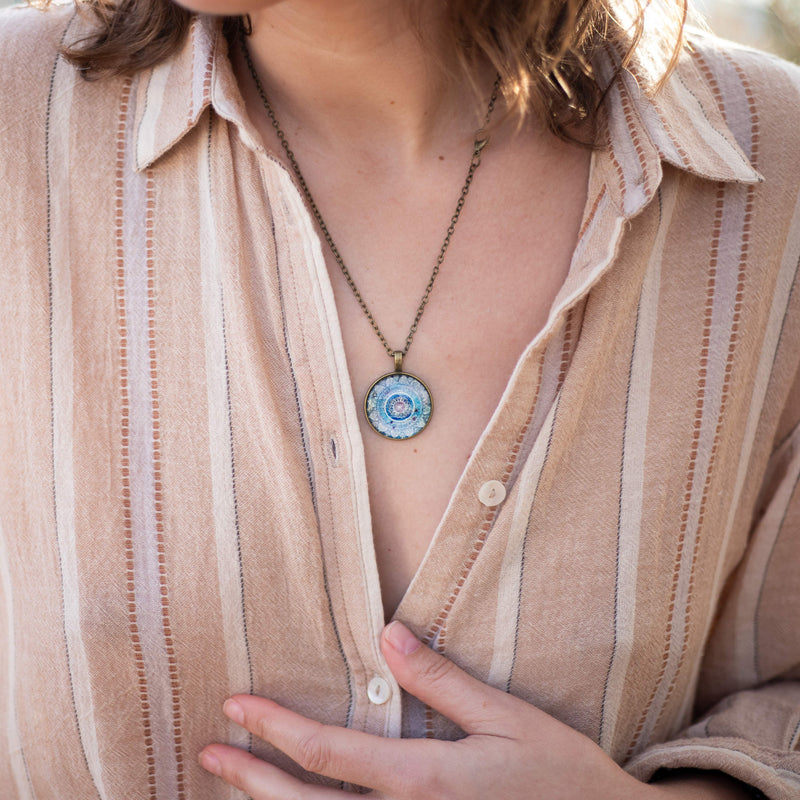 Pendentif "Mandala" - Couleur Bronze ou Argent - - L'Arbre des Chakras