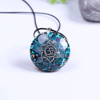 Pendentif Orgonite "Harmonie Divine" avec Symbole OM & Lotus - - L'Arbre des Chakras