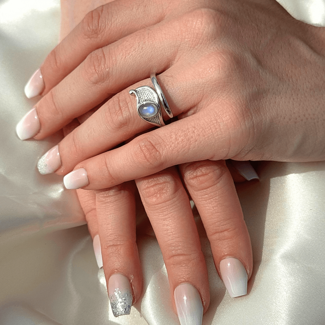 Bague Ajustable "Aura Protectrice" en Labradorite Blanche - - L'Arbre des Chakras