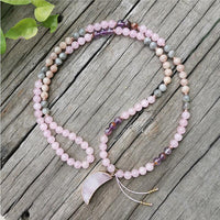 Collier Mala "Lune Rose" en Super 7, Pierre de Soleil, Quartz Rose & Labradorite - Collier Mala - L'Arbre des Chakras