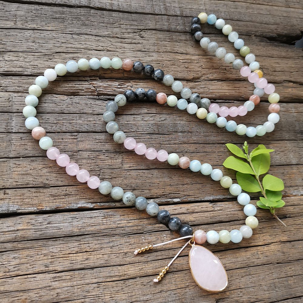 Collier Mala Premium "Sérénité de l'Esprit" en Labradorite, Aigue-Marine & Quartz Rose - Pendentif - L'Arbre des Chakras