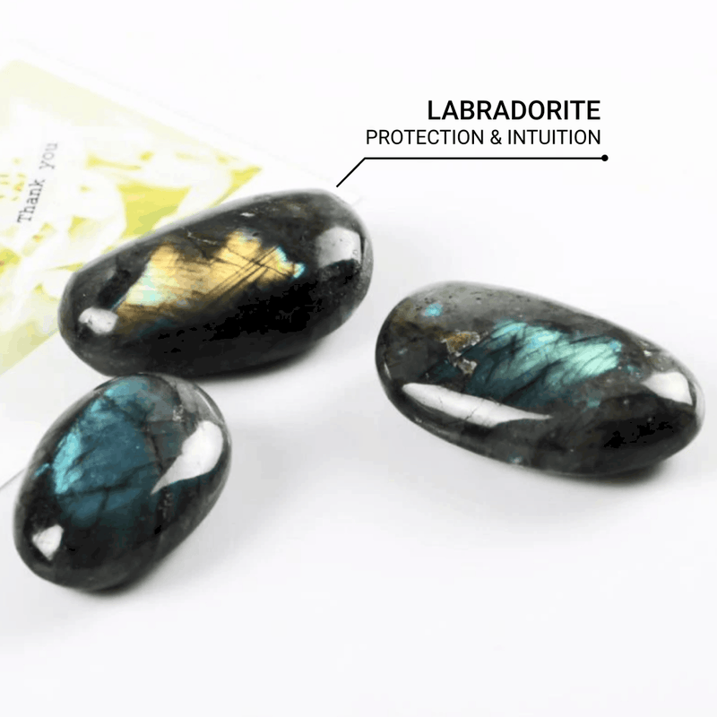 Galet en Labradorite de Madagascar - Protection -  - L&#39;Arbre des Chakras