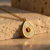 Pendentif "Force Dorée" en Œil de Tigre - - L'Arbre des Chakras
